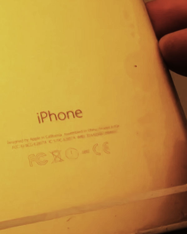 Imei sur la coquer à l'arrière de l'iPhone