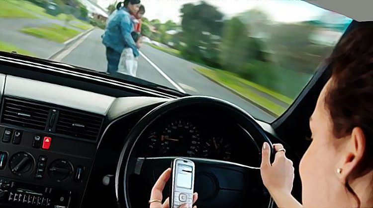 accident de la route cause par telephone au volant