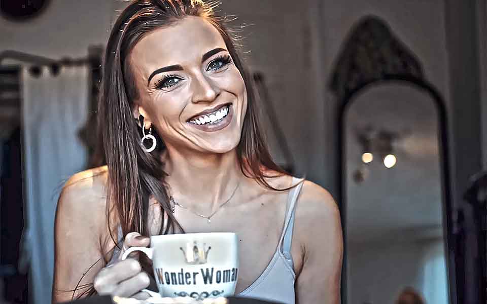 Premier rendez-vous dans un café