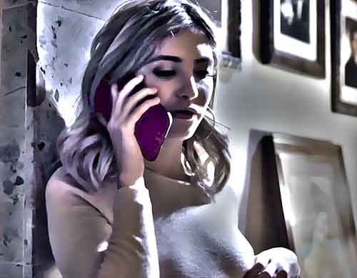femme discute au telephone