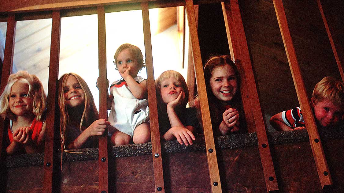 Une grande fratrie. Enfants : frères et soeurs