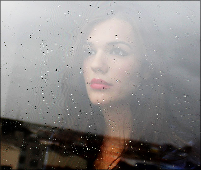 Femme triste pensive