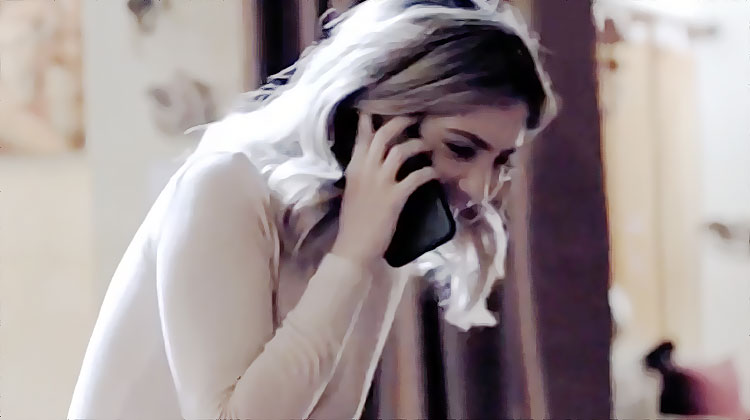 adolescente au telephone