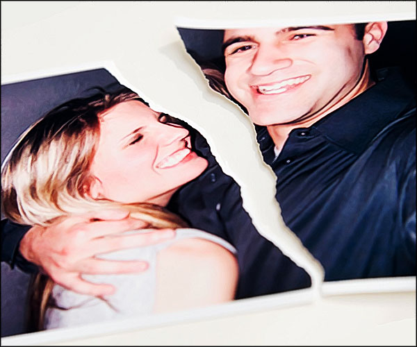 Photo d'un ancien couple déchiré en deux