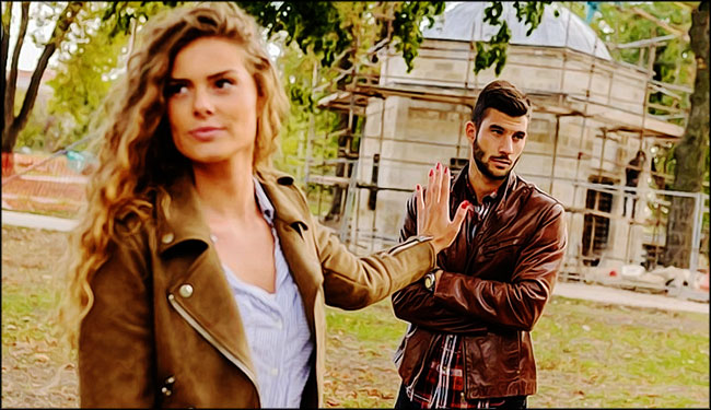 Une femme rejette son conjoint
