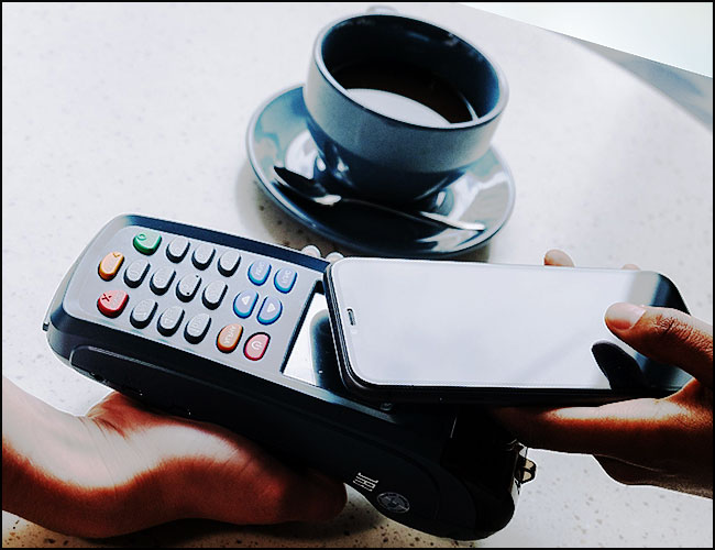 Paiement d'un café sans contact