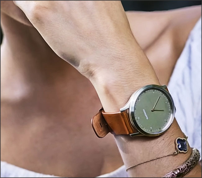 Montre connectée hybride