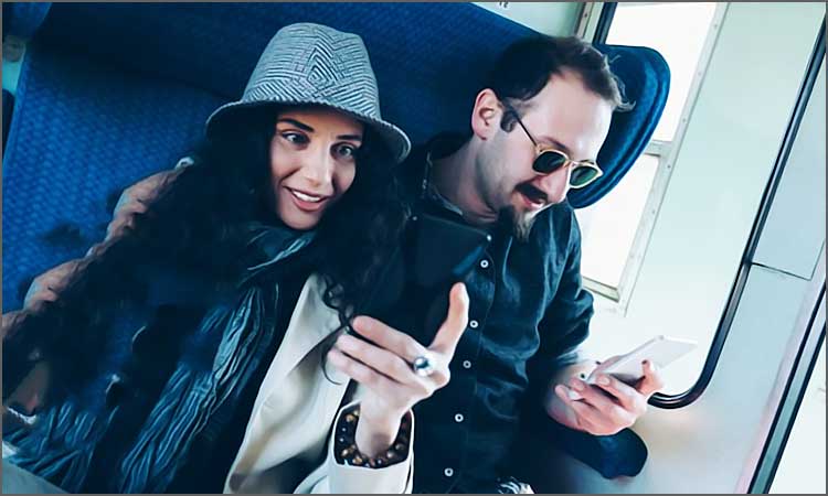 couple se vante sur les reseaux sociaux