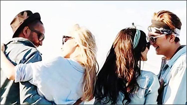Deux couples