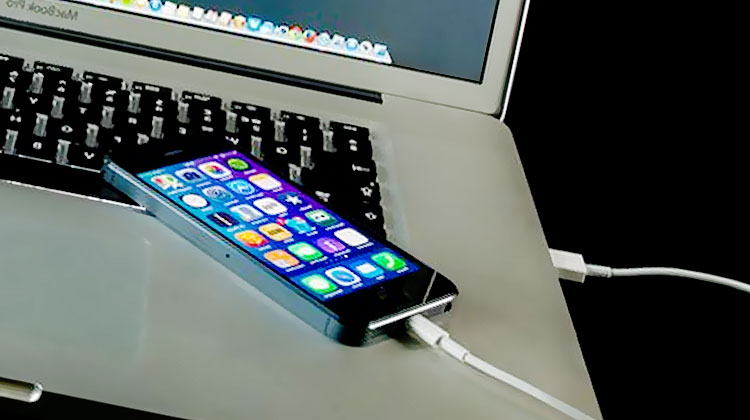charger ordinateur portable avec telephone