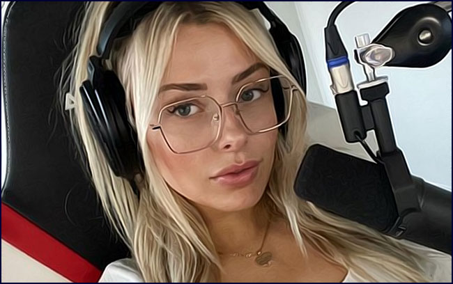 blonde qui tourne un podcast ou une video