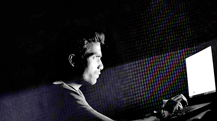 homme cherchant a demeurer anonyme sur internet
