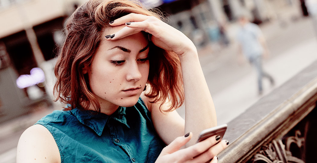 une fille sur un site de rencontres comme tinder