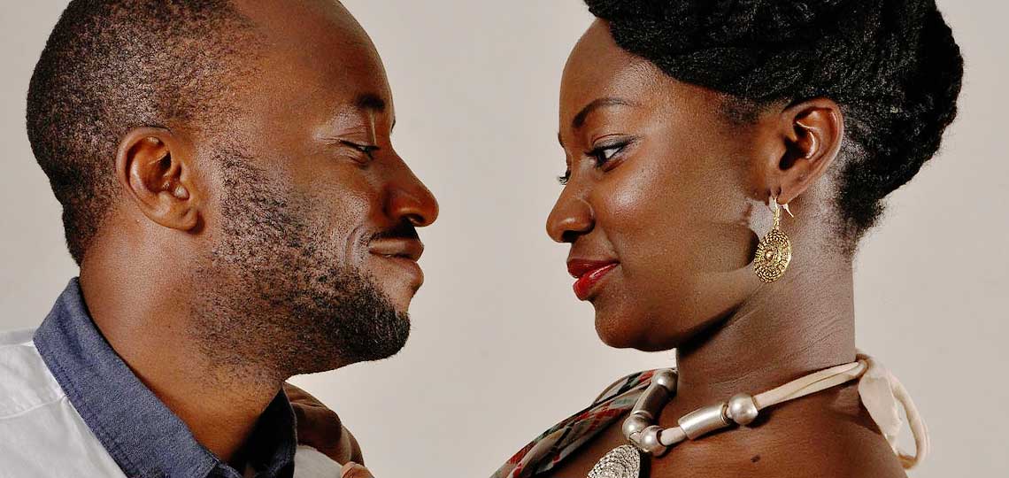 couple noir se fait confiance