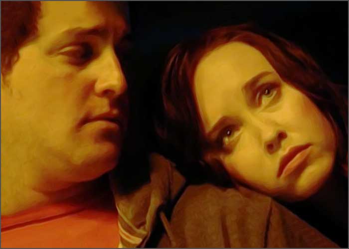 Homme et femme, expression préoccupée, fond sombre.