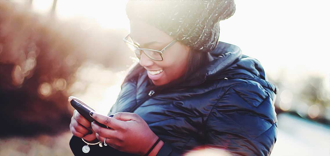 femme noire interessee par ses sms
