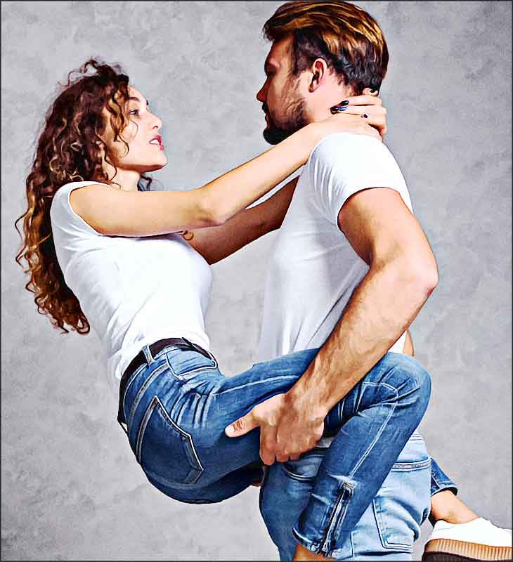 femme se jette au cou de son homme